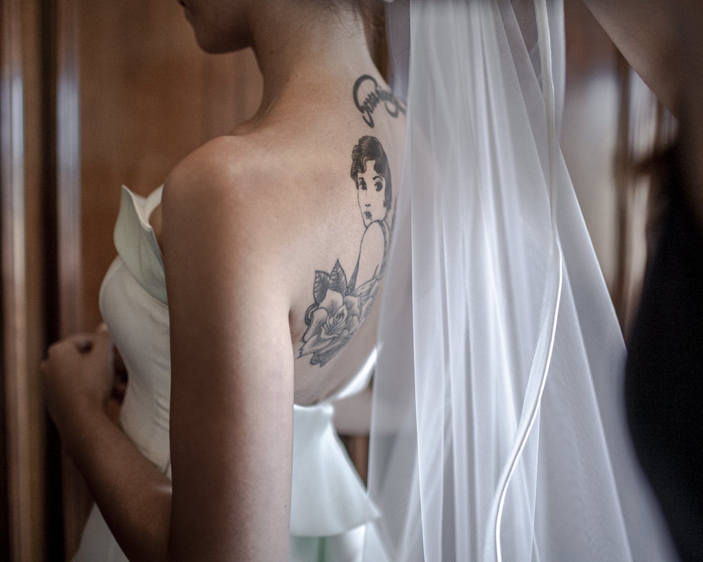 preparazione Sposa con tattoo